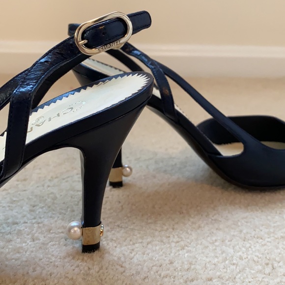 Chanel D'orsay slingback pump & satin cap toe - Picture 6 of 7